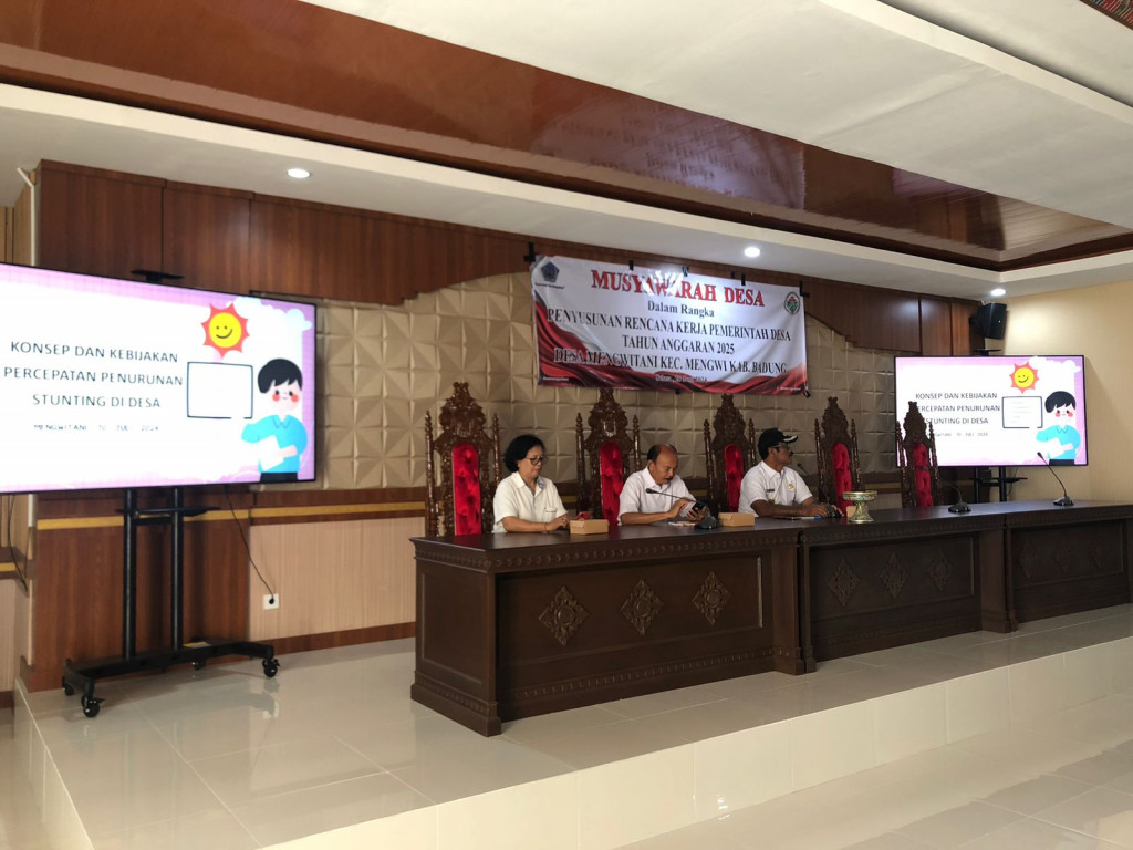 BERLANGSUNG PEMBINAAN DAN SHARING TENTANG INTERVENSI PENURUNAN STUNTING DI DESA MENGWITANI DAN TIM AHLI DPMD KABUPATEN BADUNG.